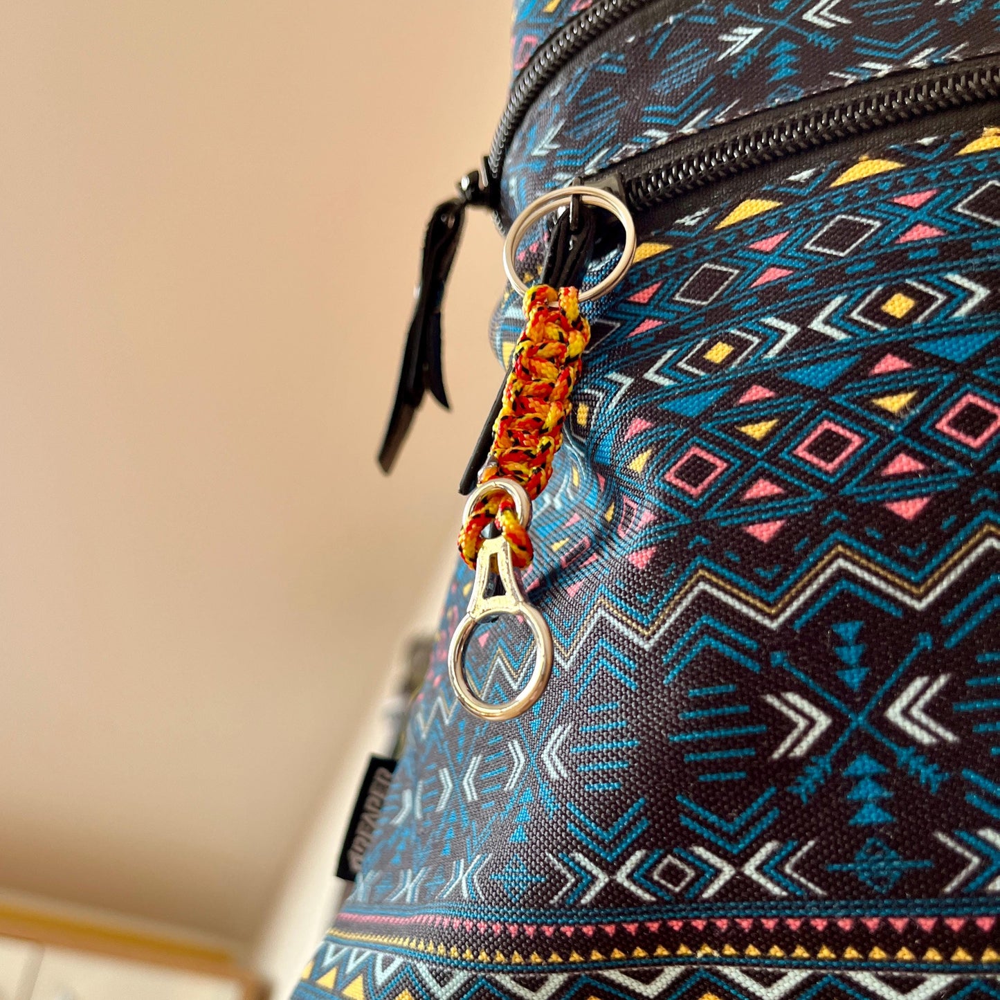 Climbing Figure 8 Keychain Gift