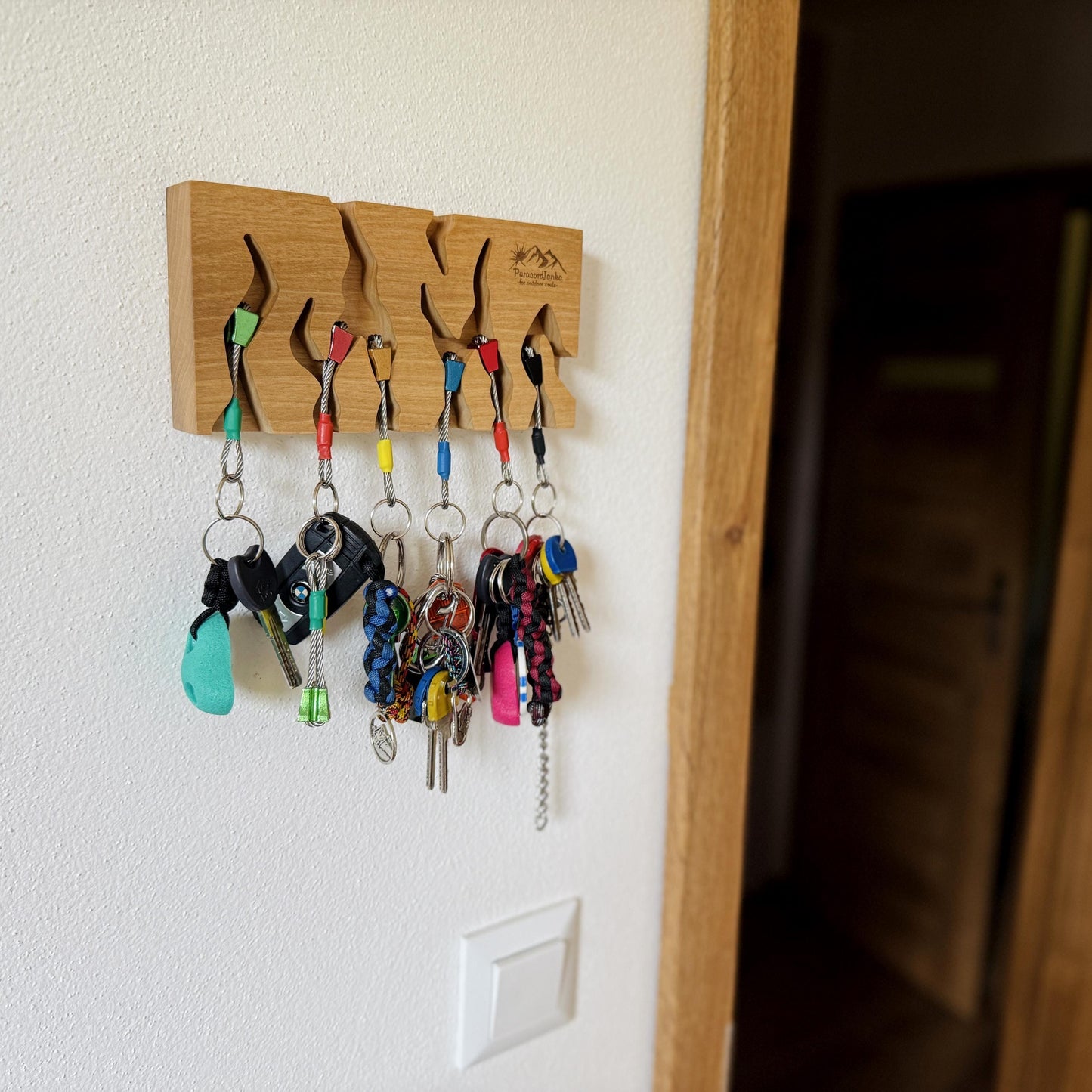 Big Oak Wood Climbing Key Holder for Climbers Gift