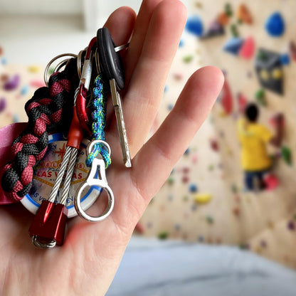 Climbing Figure 8 Keychain Gift