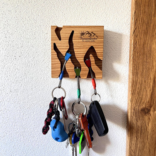Climbing keyholder wood