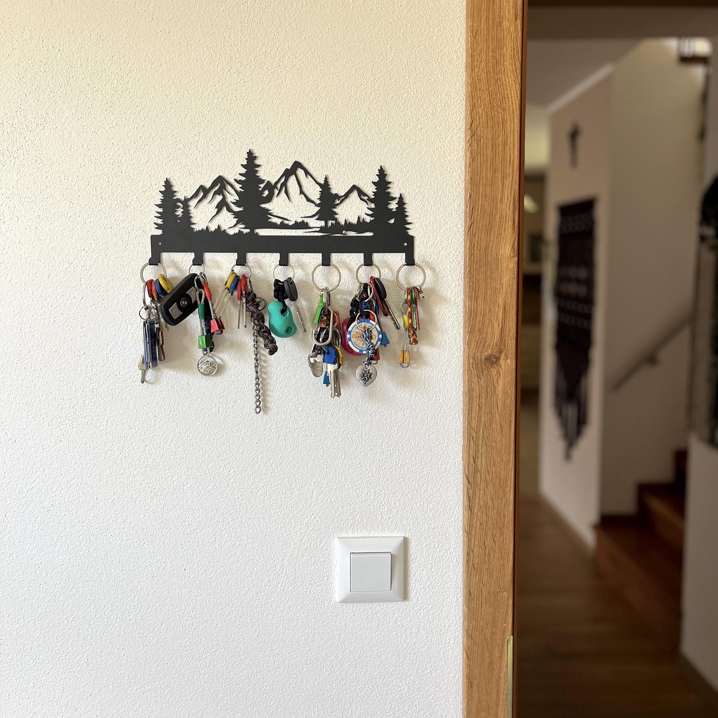 Metal Mountain Key Holder Gift for Hikers and Climbers