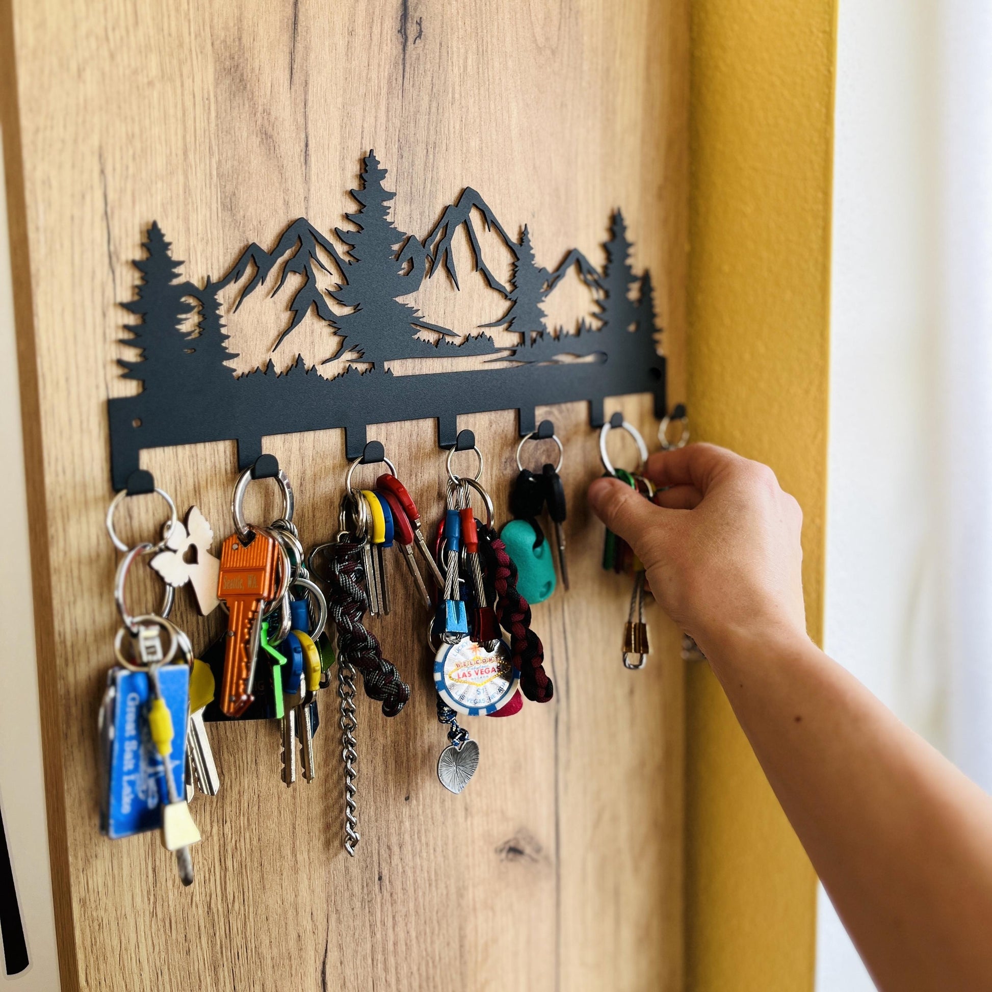 Metal Mountain Key Holder Gift for Hikers and Climbers