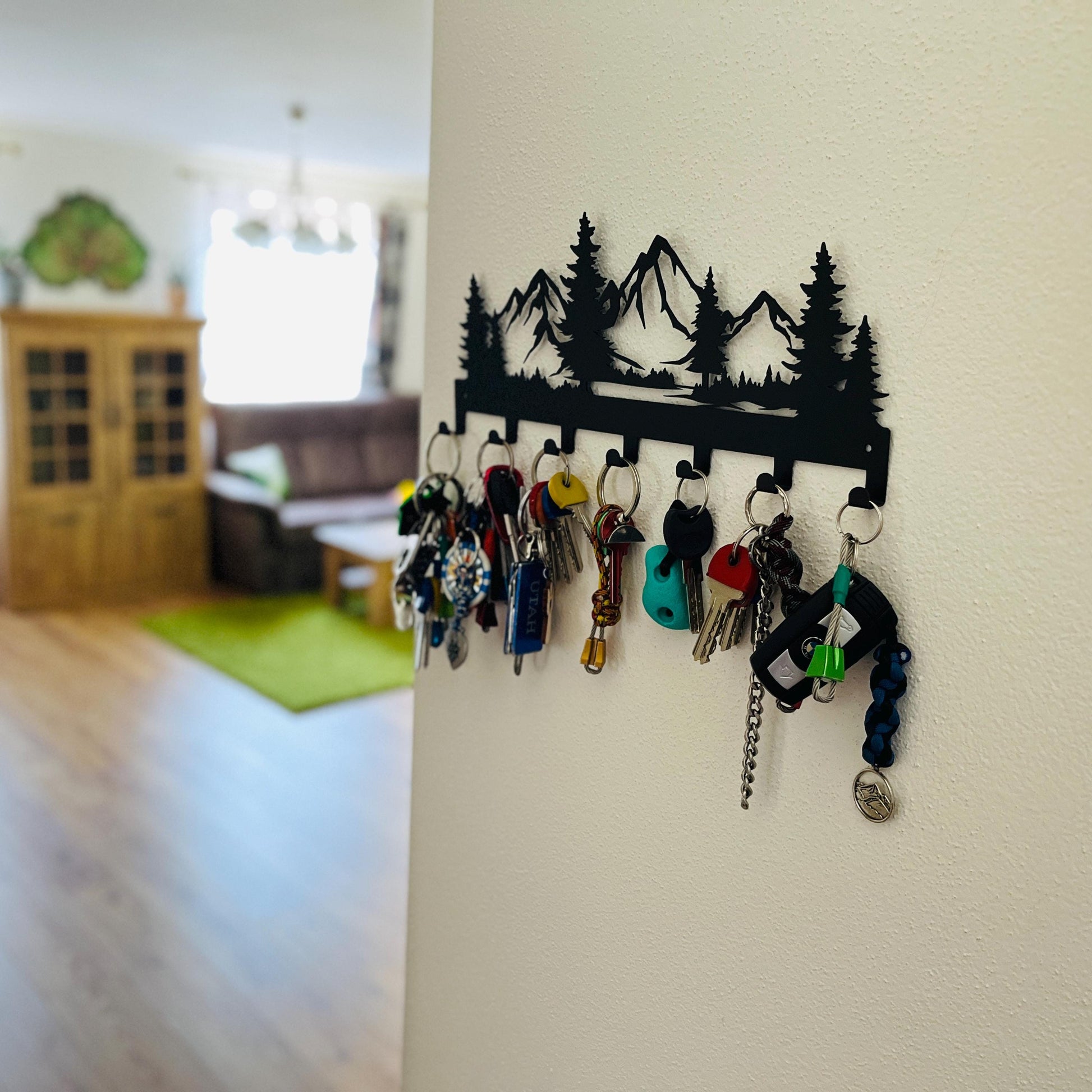 Metal Mountain Key Holder Gift for Hikers and Climbers