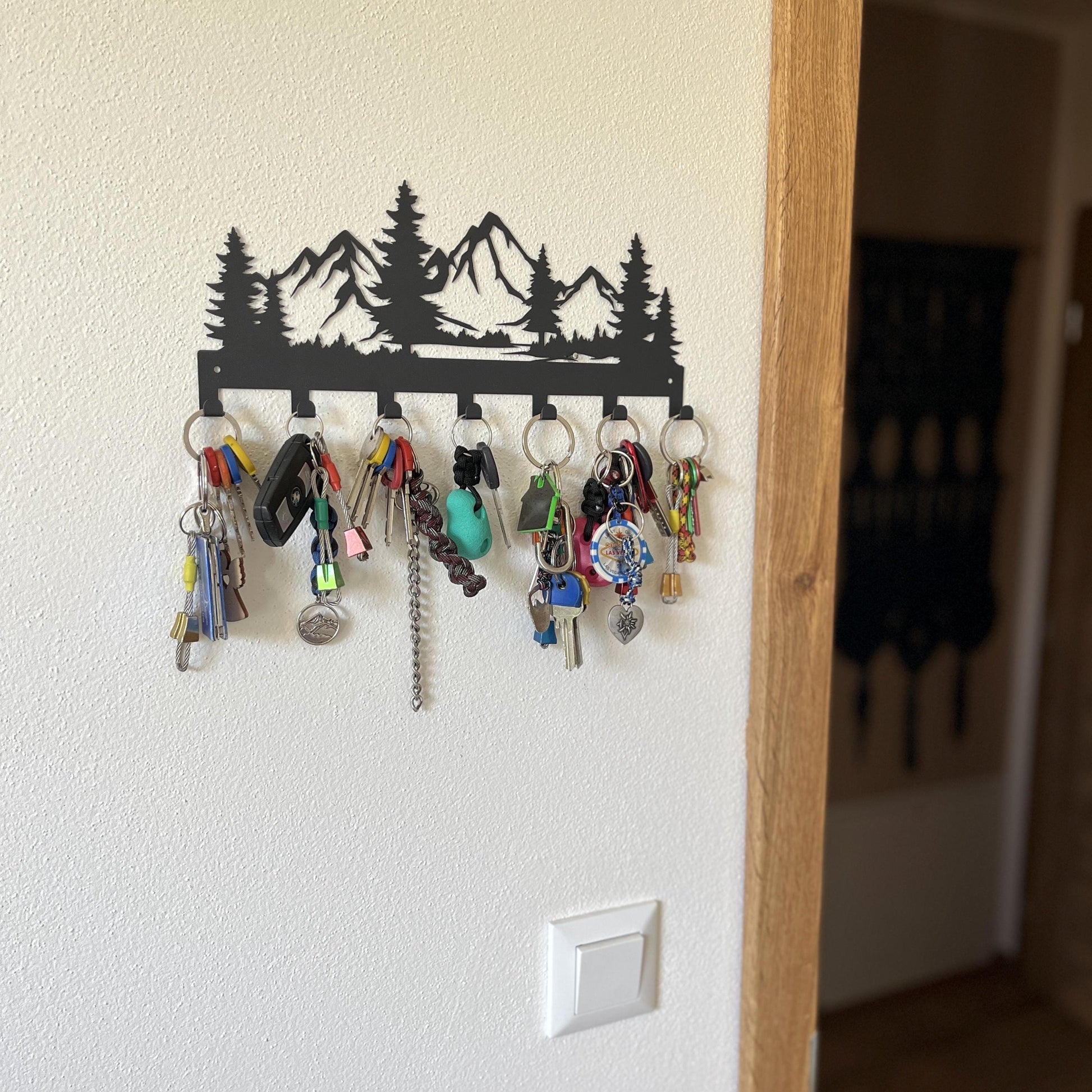 Metal Mountain Key Holder Gift for Hikers and Climbers