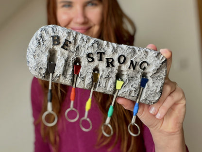 Be Strong Climbing Keyholder - 5 keys version